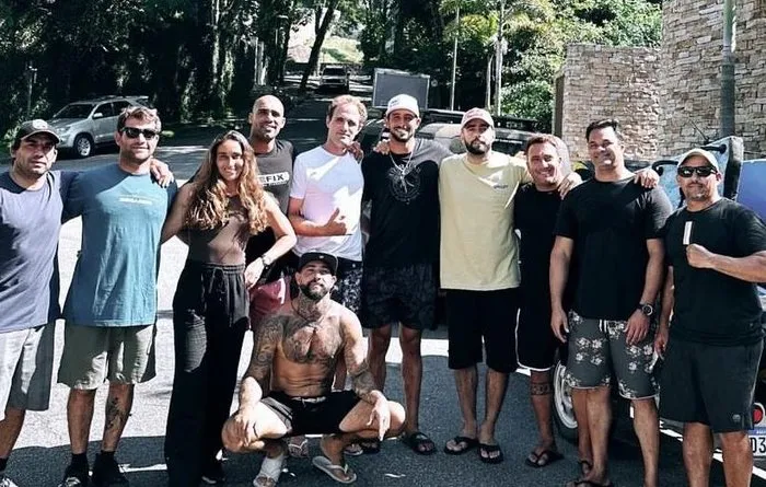 Pedro Scooby diz que amigos foram hospitalizados com H1N1 após ajuda no RS, por causa da tragédia das chuvas e inundações no RS 1 Pedro Scooby diz que amigos foram hospitalizados com H1N1 após ajuda no RS, por causa da tragédia das chuvas e inundações no RS