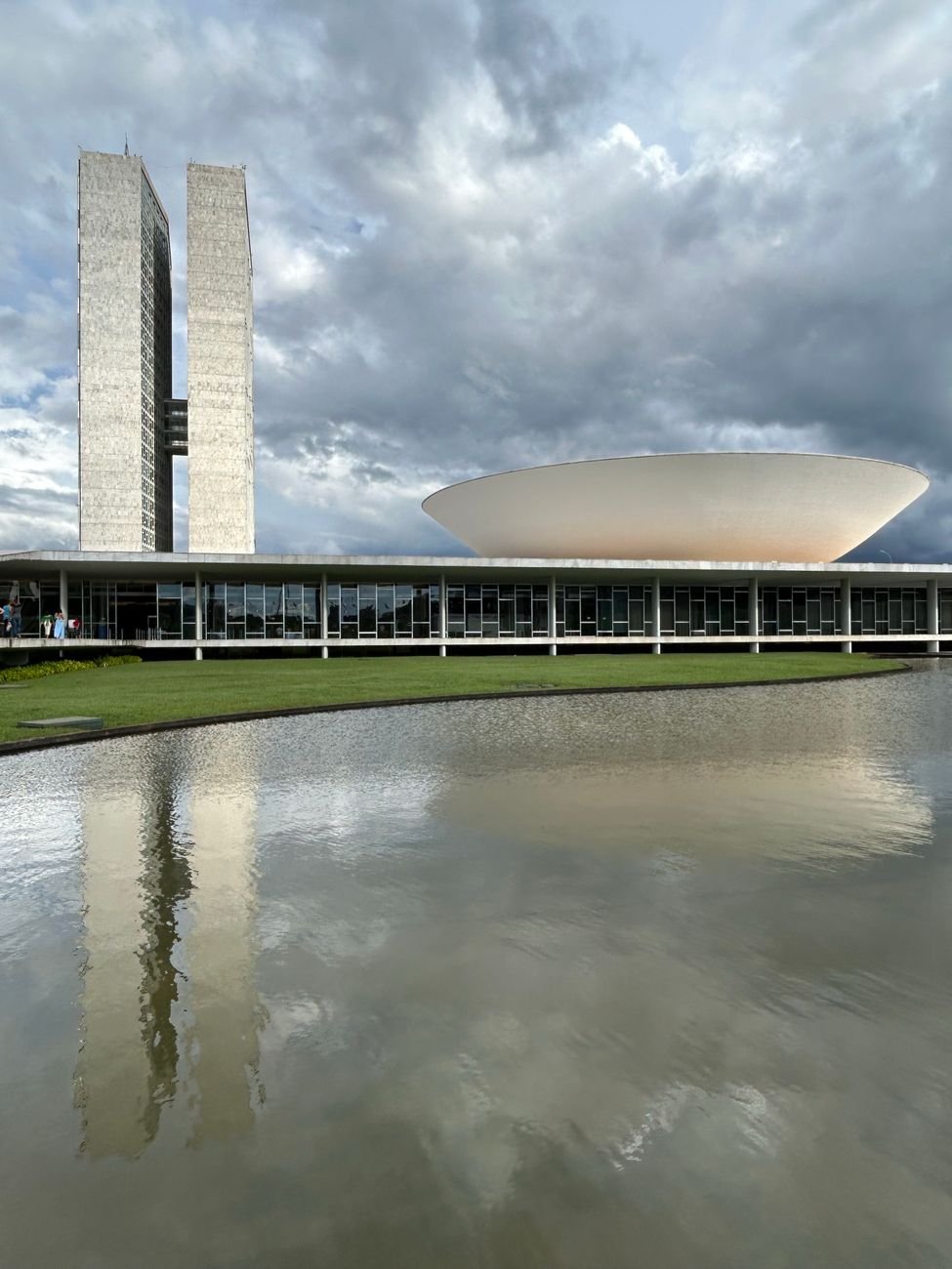 Organizações criminosas como terroristas: 60% dos brasileiros apoiam classificação, aponta Quaest 5 O debate político no Brasil sobre tratar grupos criminosos como terroristas