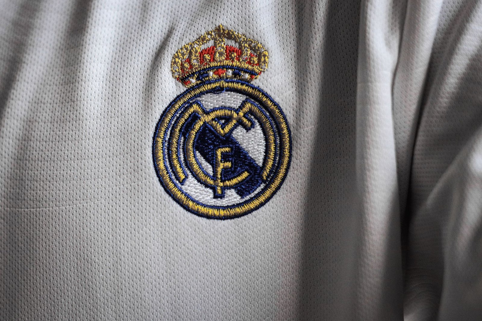 Onde encontrar as melhores camisetas de times para colocar na Copa? 2 Critérios Essenciais para Escolher sua Camiseta de Time - Onde encontrar as melhores camisetas de times para colocar na Copa?
